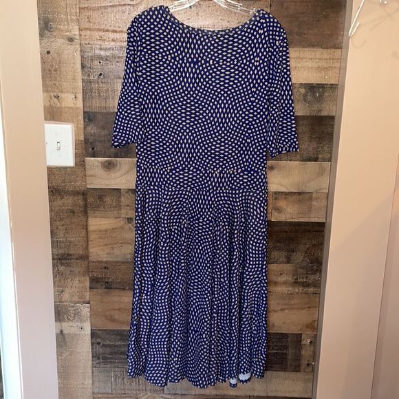 ✨LuLaRoe Blue & Taupe Patterned Nicole Dress - Picture 6 of 8